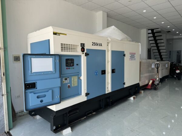 MÁY PHÁT ĐIỆN CUMMINS 200KVA - Hình ảnh 3