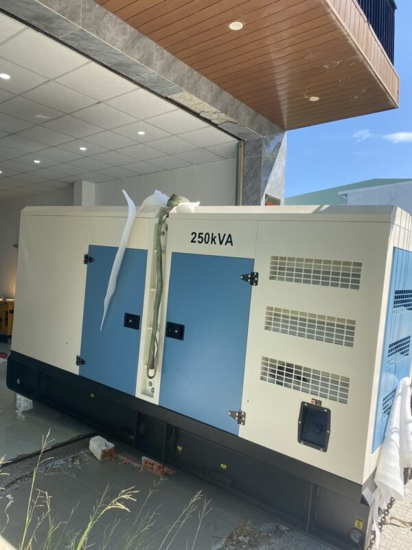 MÁY PHÁT ĐIỆN CUMMINS 200KVA - Hình ảnh 4