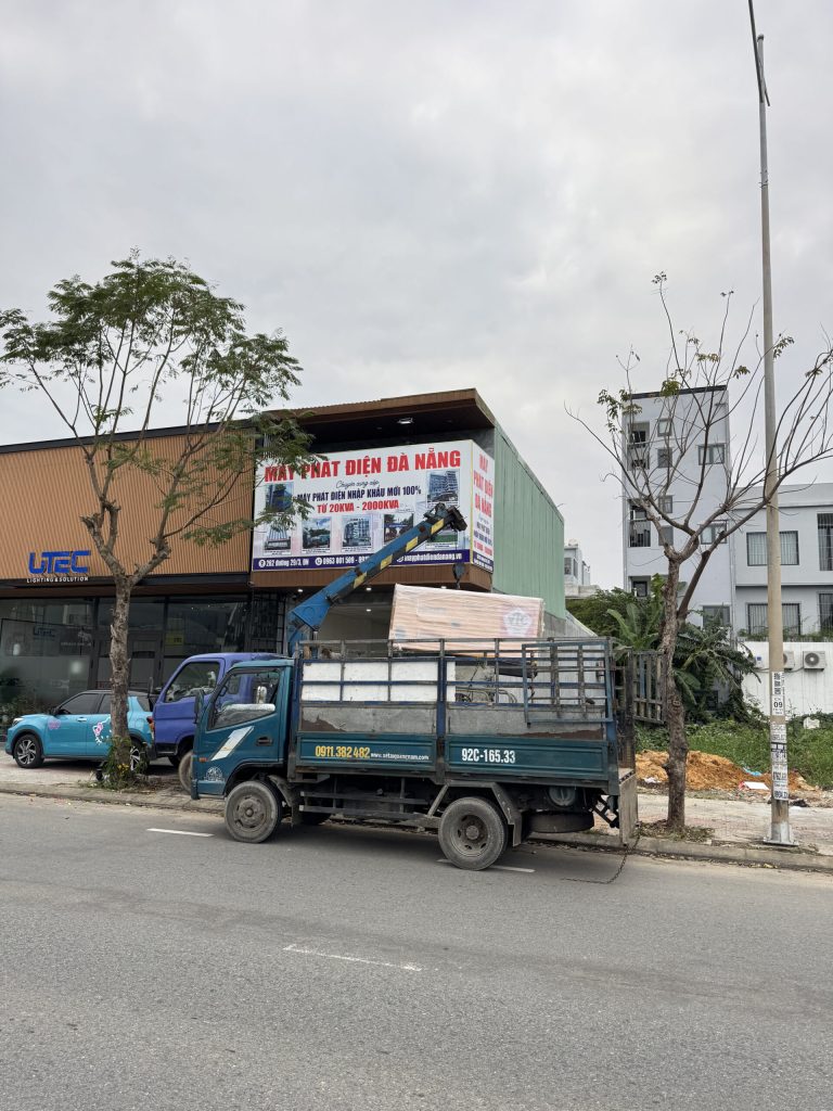 GIAO MÁY PHÁT ĐIỆN 100KVA TẠI ĐIỆN LỰC KONTUM