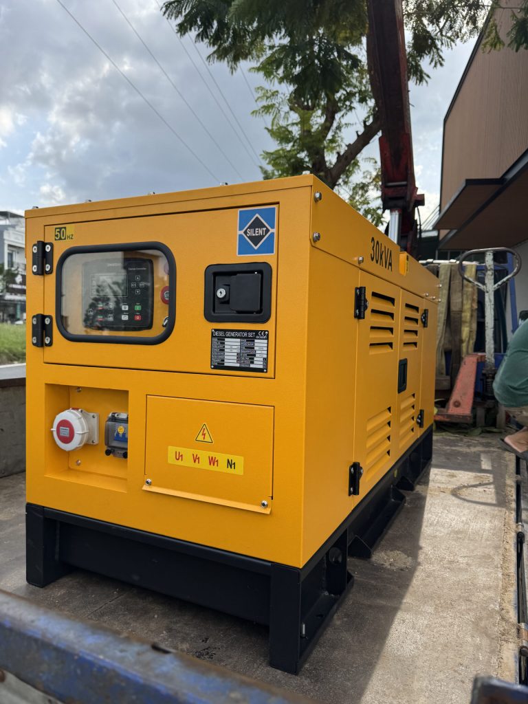 GIAO MÁY PHÁT ĐIỆN LẮP TRÊN XE CONTAINER